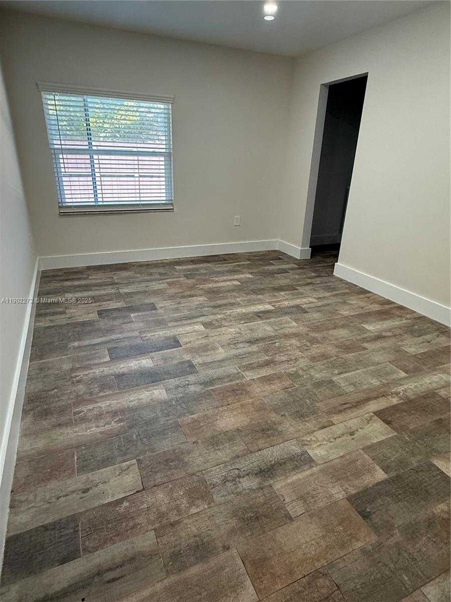 Small Image of 14103 SOUTH WEST 52ND TER, Miami Number 8