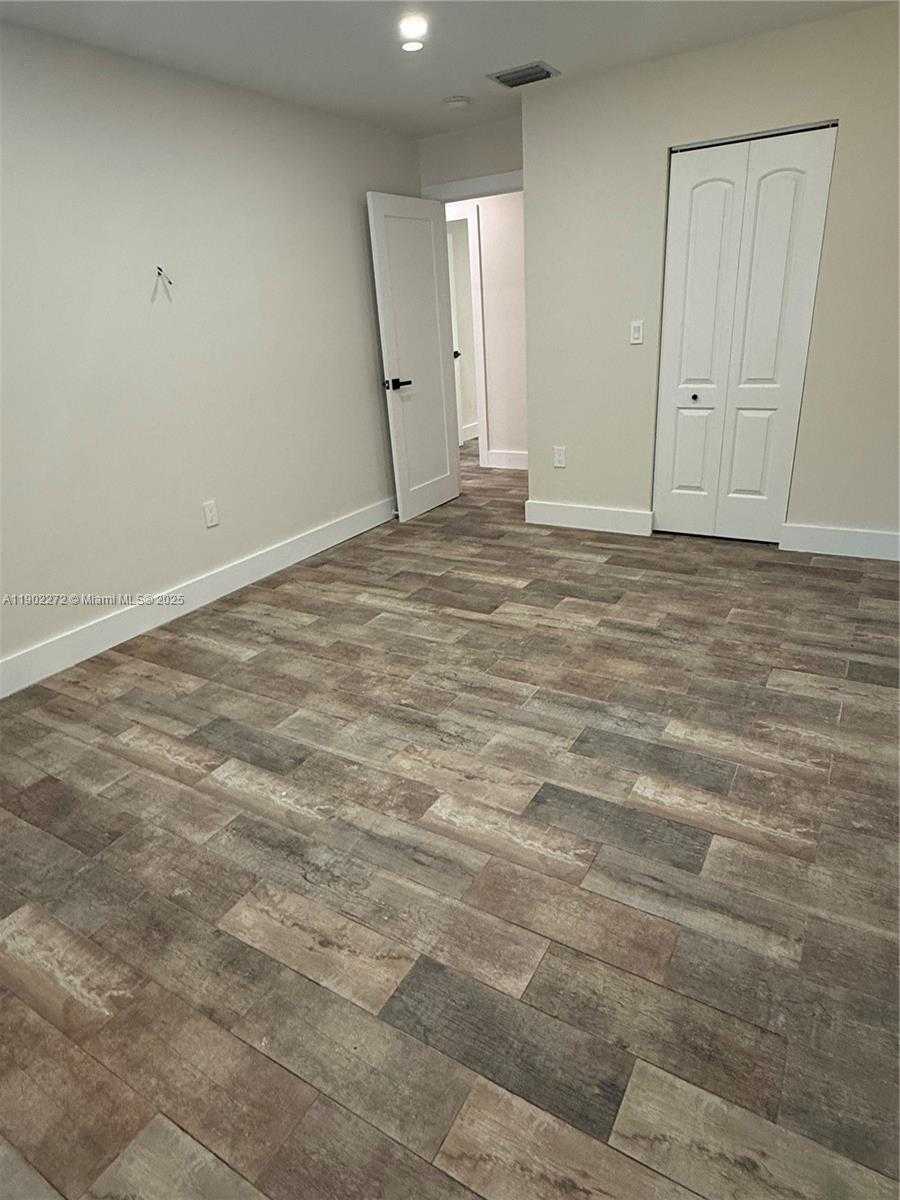 Small Image of 14103 SOUTH WEST 52ND TER, Miami Number 9