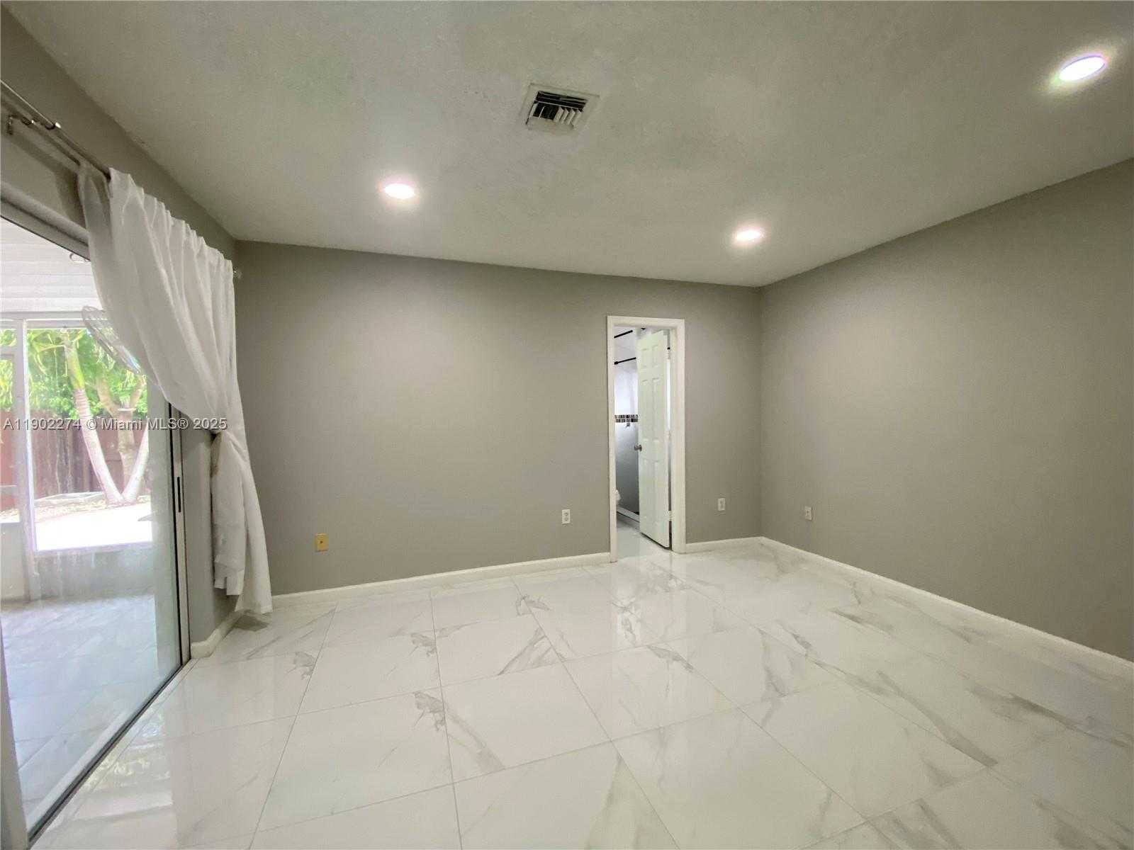 Small Image of 14347 SOUTH WEST 176TH TER, Miami Number 5