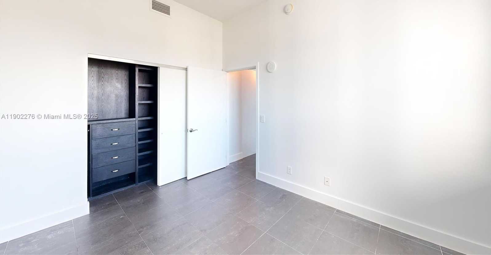 Small Image of 888 BISCAYNE BLVD #4704, Miami Number 10