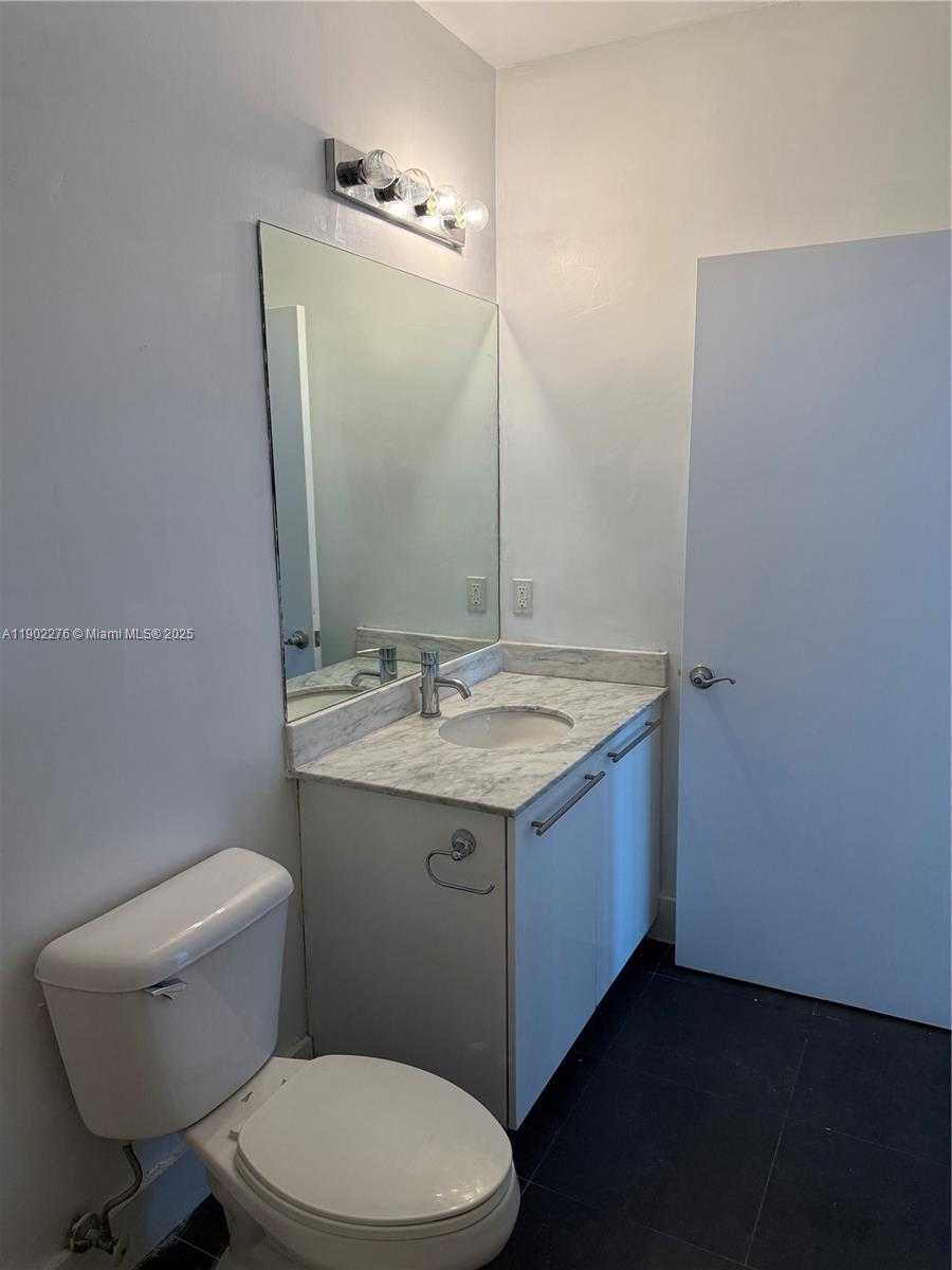 Small Image of 888 BISCAYNE BLVD #4704, Miami Number 13
