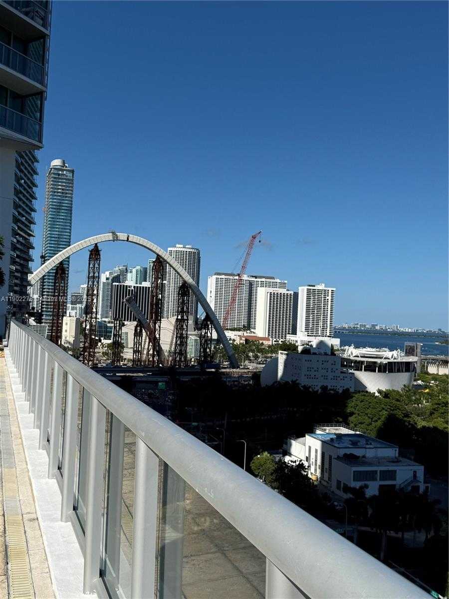 Small Image of 888 BISCAYNE BLVD #4704, Miami Number 16