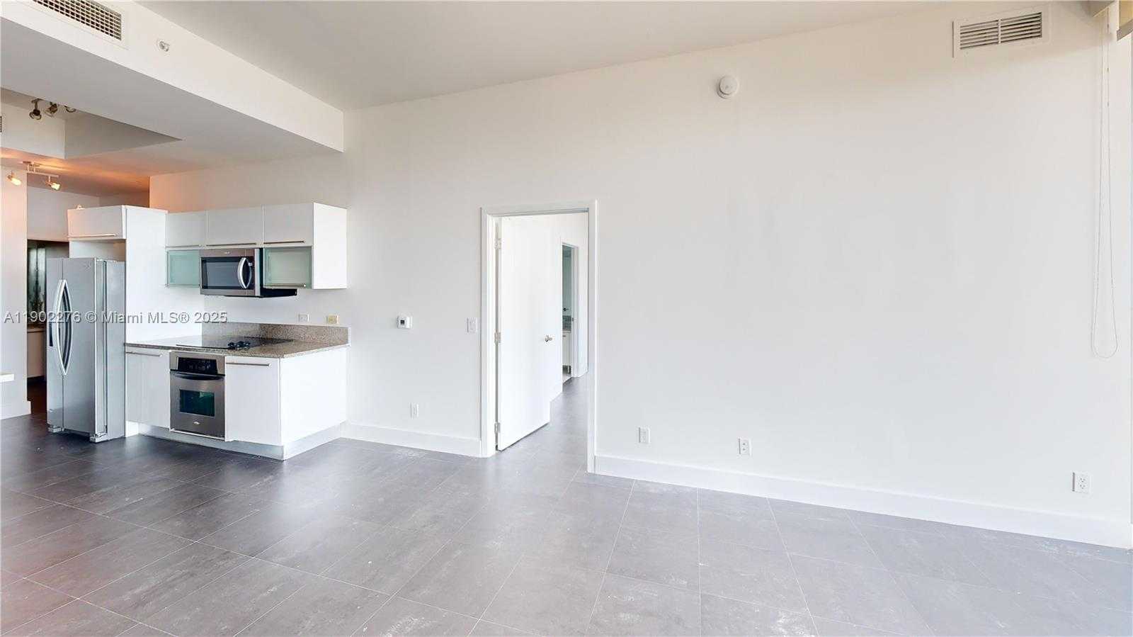 Small Image of 888 BISCAYNE BLVD #4704, Miami Number 2