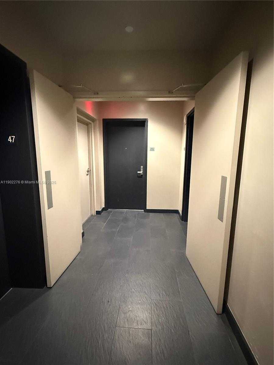 Small Image of 888 BISCAYNE BLVD #4704, Miami Number 22