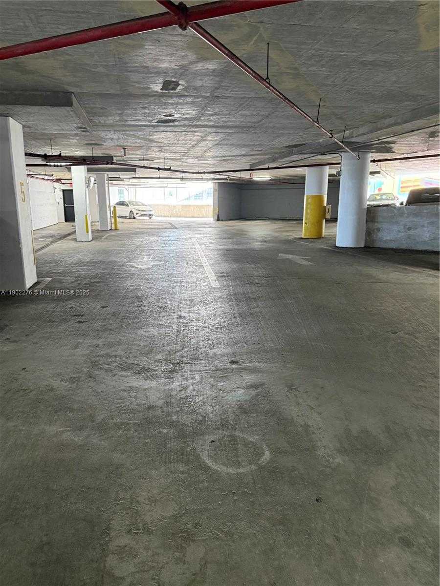 Small Image of 888 BISCAYNE BLVD #4704, Miami Number 24