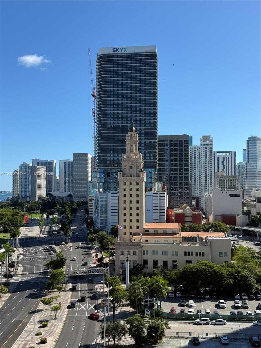 Small Image of 888 BISCAYNE BLVD #4704, Miami Number 44