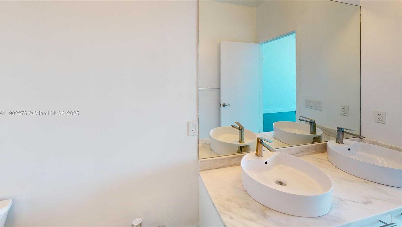 Small Image of 888 BISCAYNE BLVD #4704, Miami Number 7