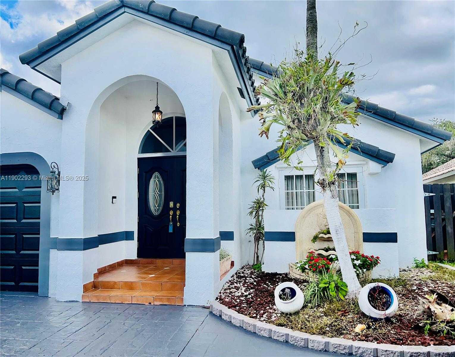 Small Image of 5221 SOUTH WEST 154TH PL, Miami Number 12