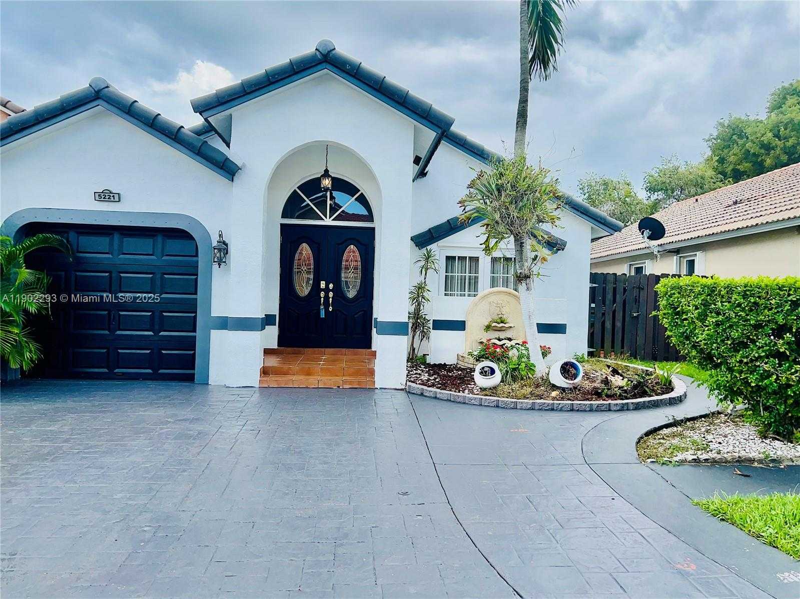 Small Image of 5221 SOUTH WEST 154TH PL, Miami Number 13