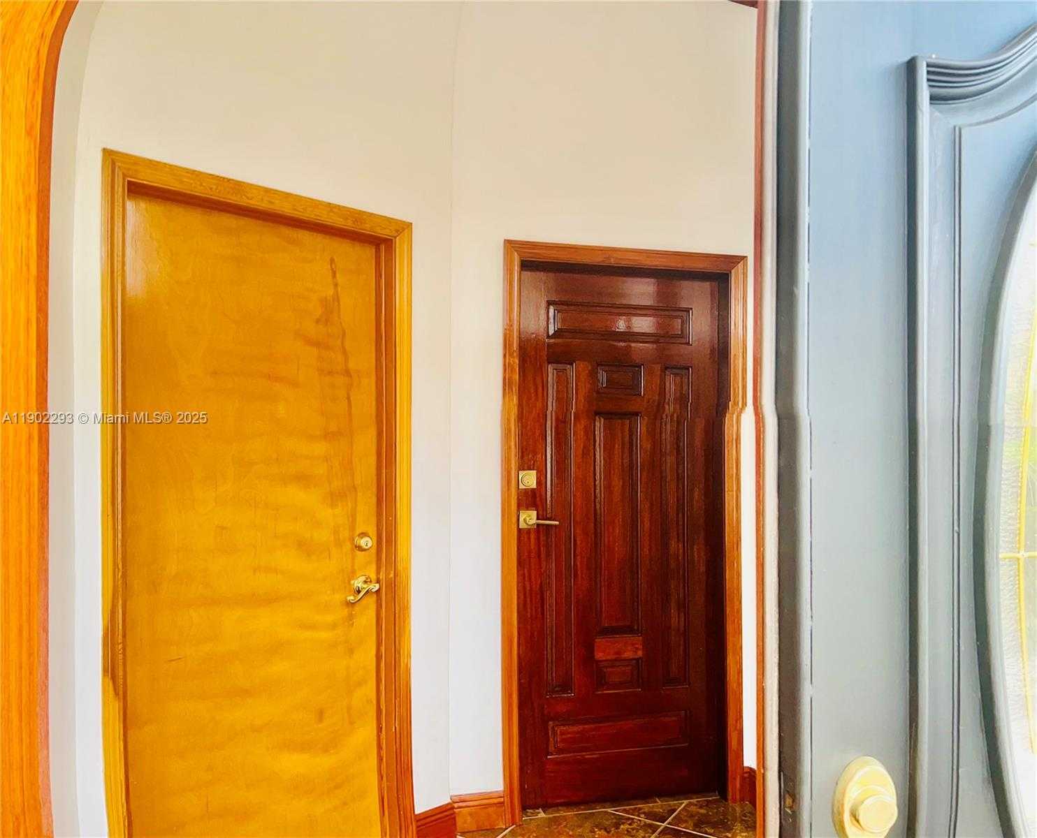 Small Image of 5221 SOUTH WEST 154TH PL, Miami Number 5