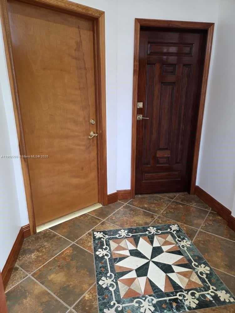 Small Image of 5221 SOUTH WEST 154TH PL, Miami Number 6