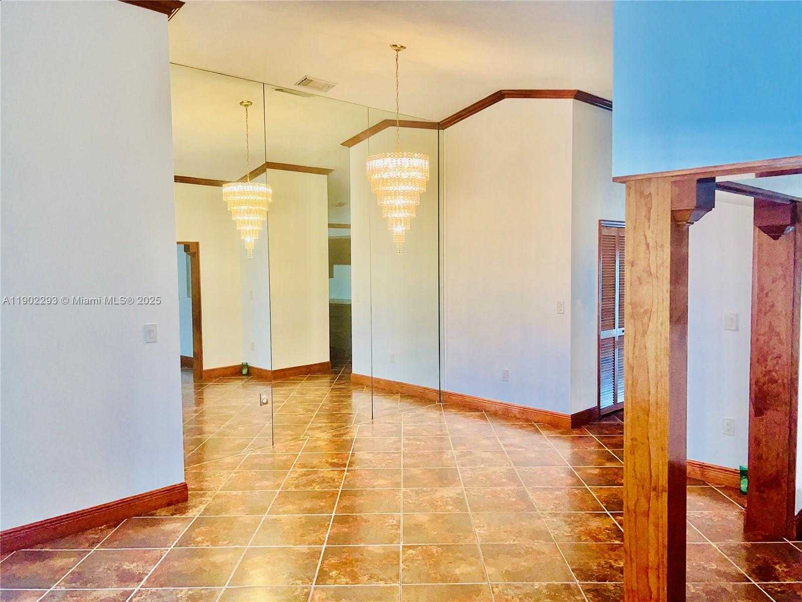 Small Image of 5221 SOUTH WEST 154TH PL, Miami Number 7