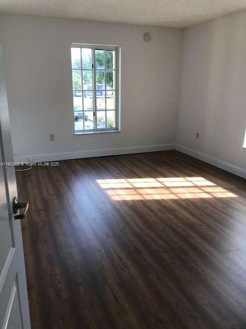 Small Image of Doral Number 5