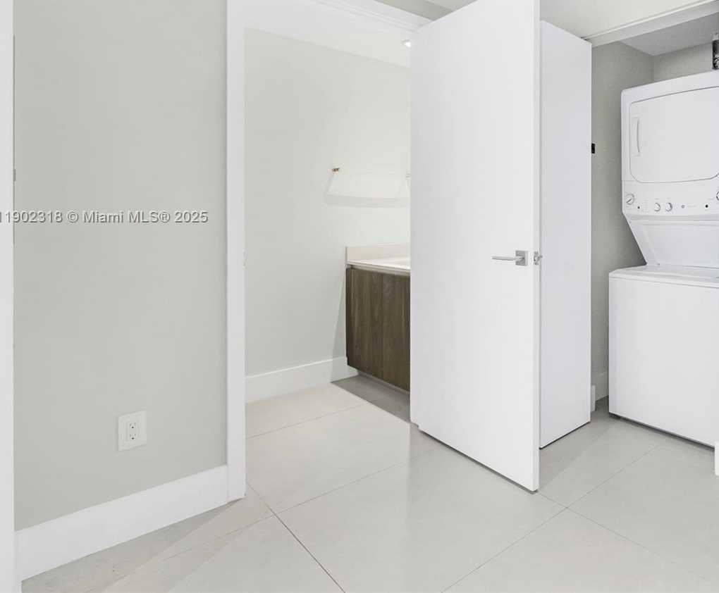 Small Image of 3131 NORTH EAST 7TH AVE #3402, Miami Number 17