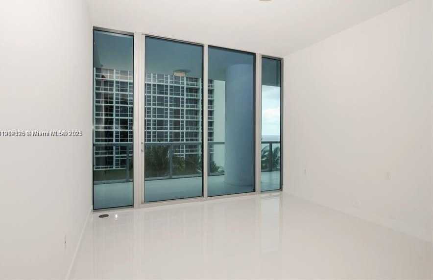 Imagen de Pequeño Objeto