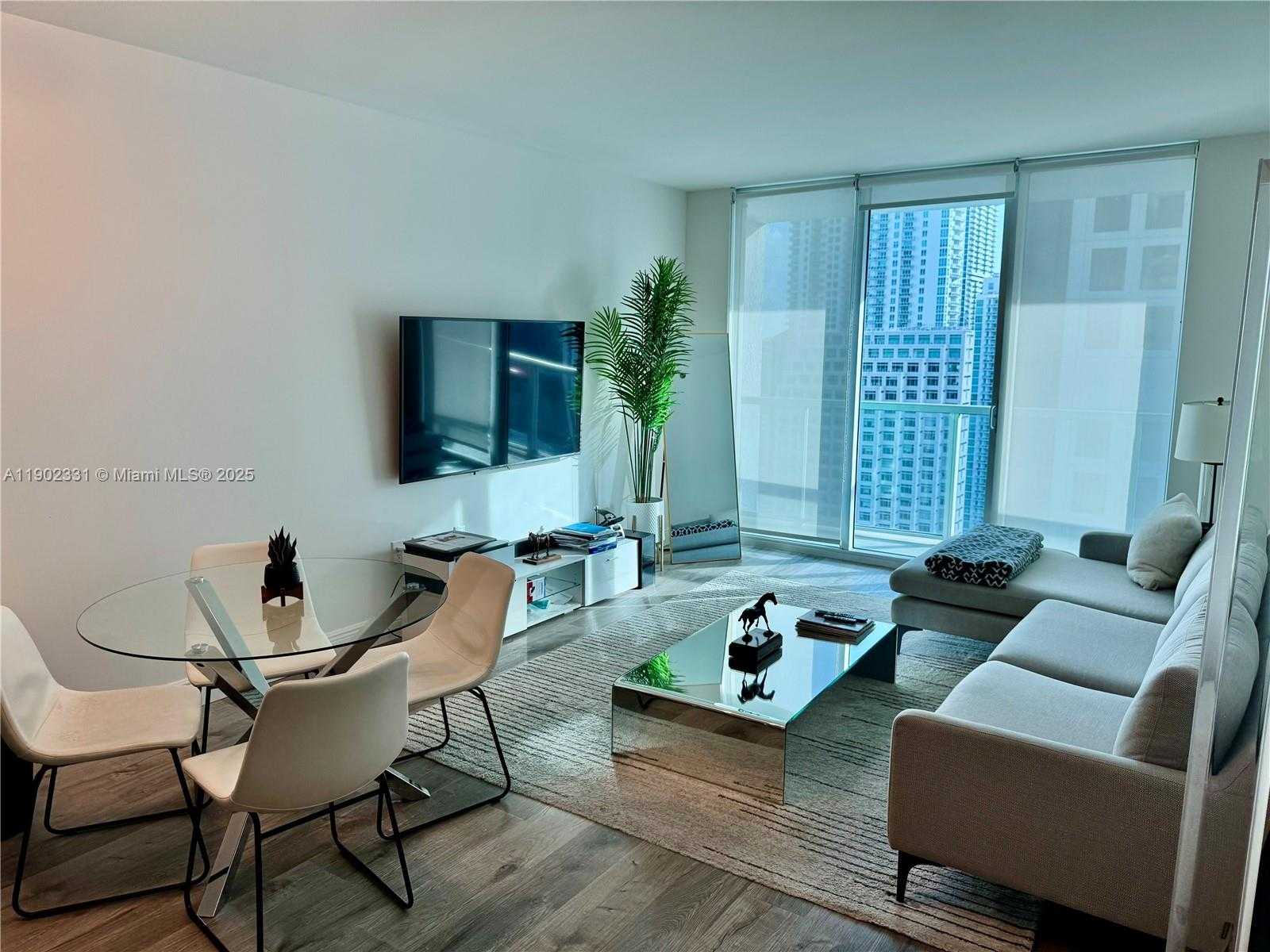 Small Image of 500 BRICKELL AVE #3704, Miami Number 3