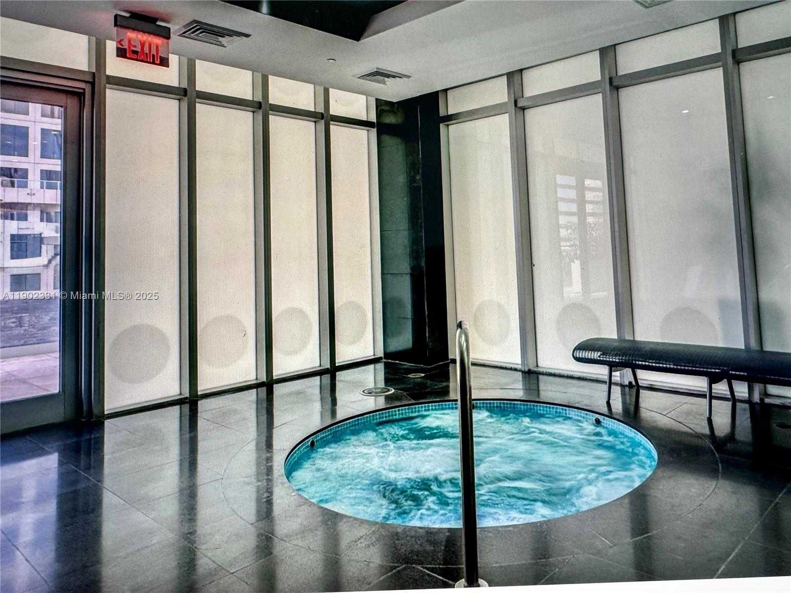 Small Image of 500 BRICKELL AVE #3704, Miami Number 30