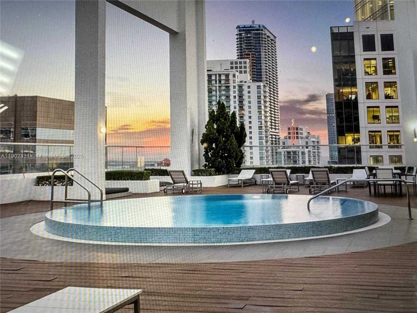 Small Image of 500 BRICKELL AVE #3704, Miami Number 34