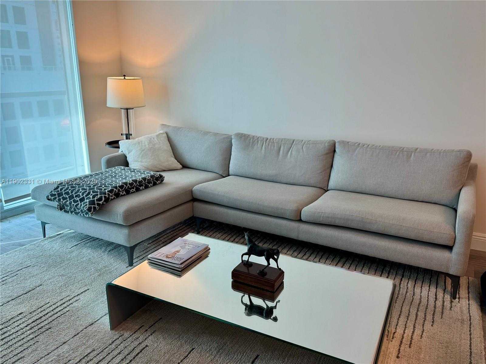 Small Image of 500 BRICKELL AVE #3704, Miami Number 5