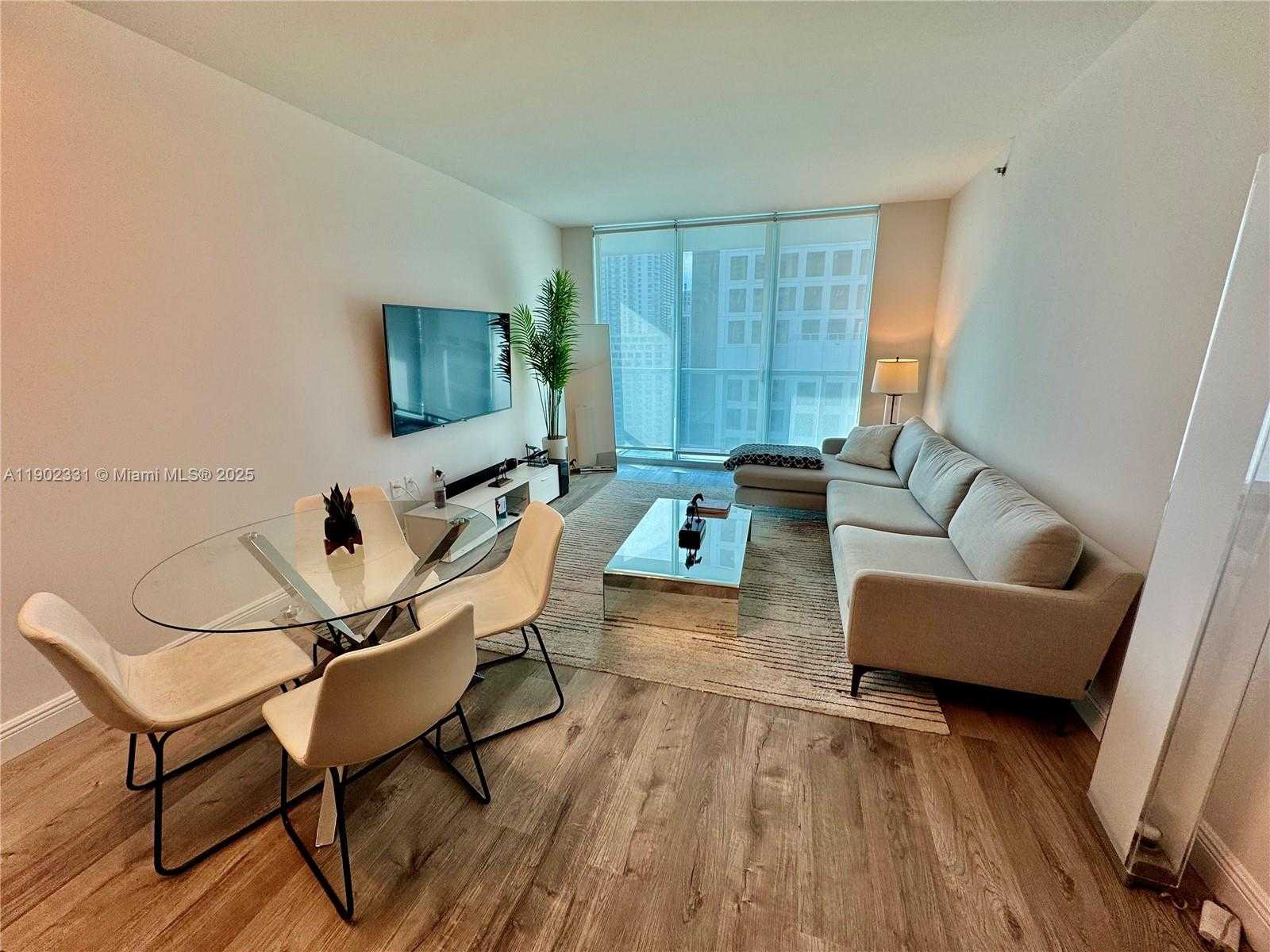 Small Image of 500 BRICKELL AVE #3704, Miami Number 9