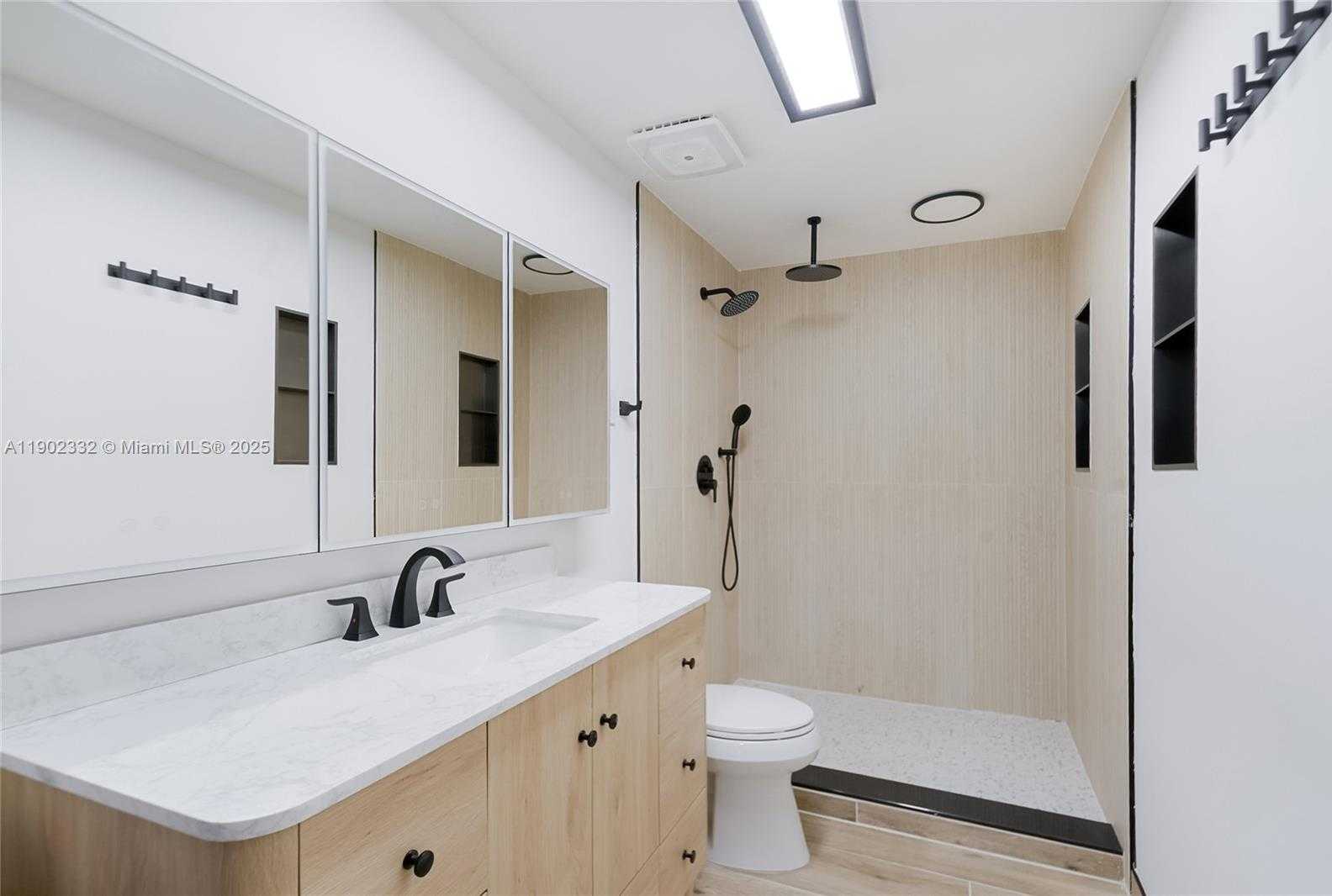 Small Image of 20940 BAY CT #333-3, Aventura Number 10