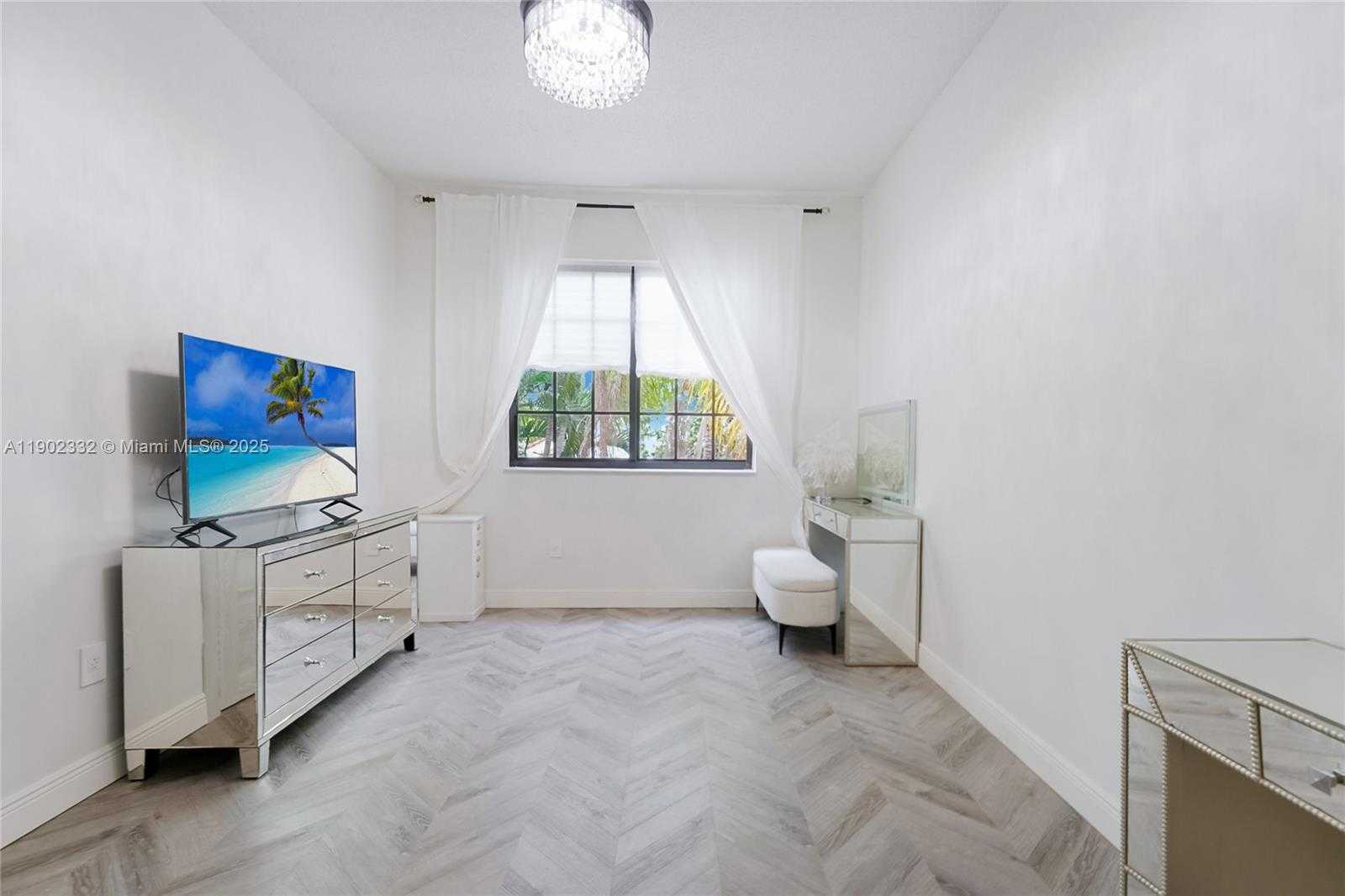 Small Image of 20940 BAY CT #333-3, Aventura Number 11