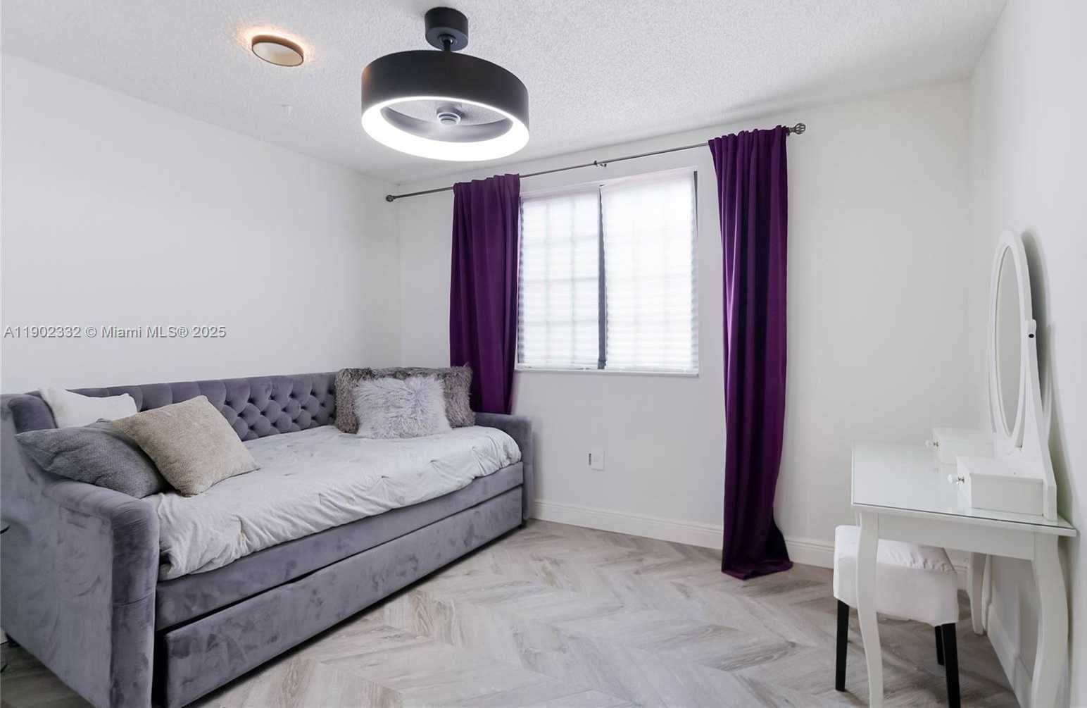 Small Image of 20940 BAY CT #333-3, Aventura Number 13