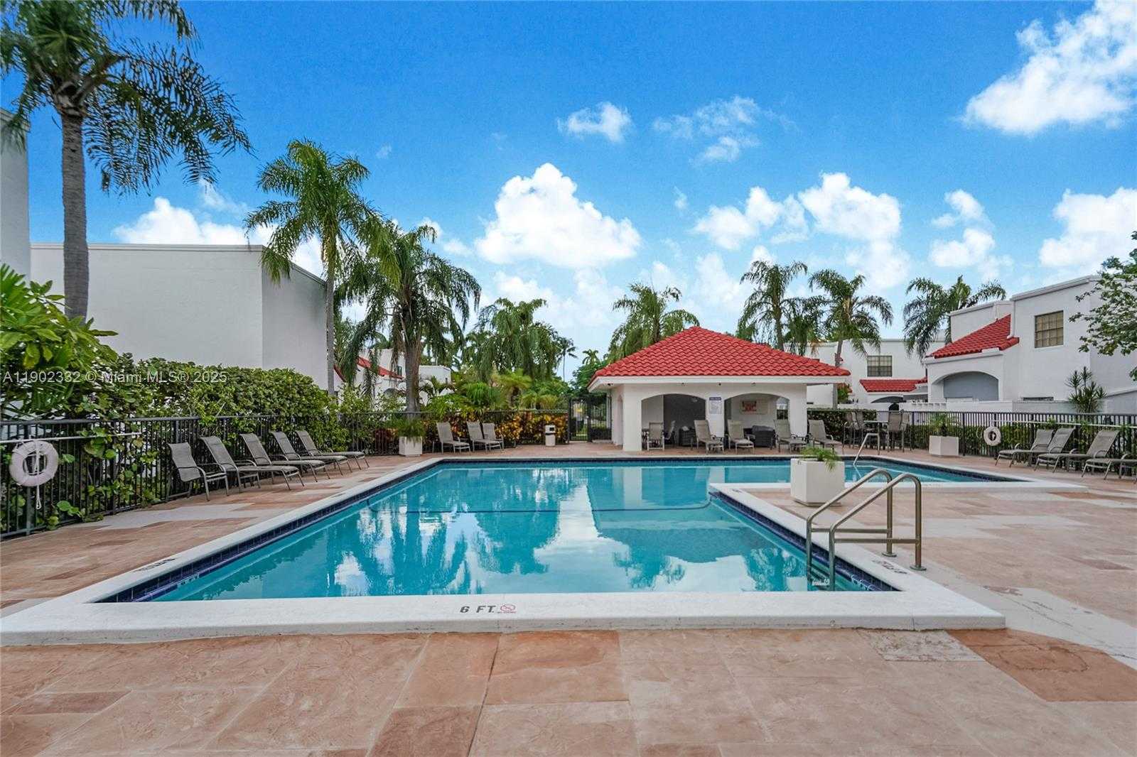 Small Image of 20940 BAY CT #333-3, Aventura Number 2