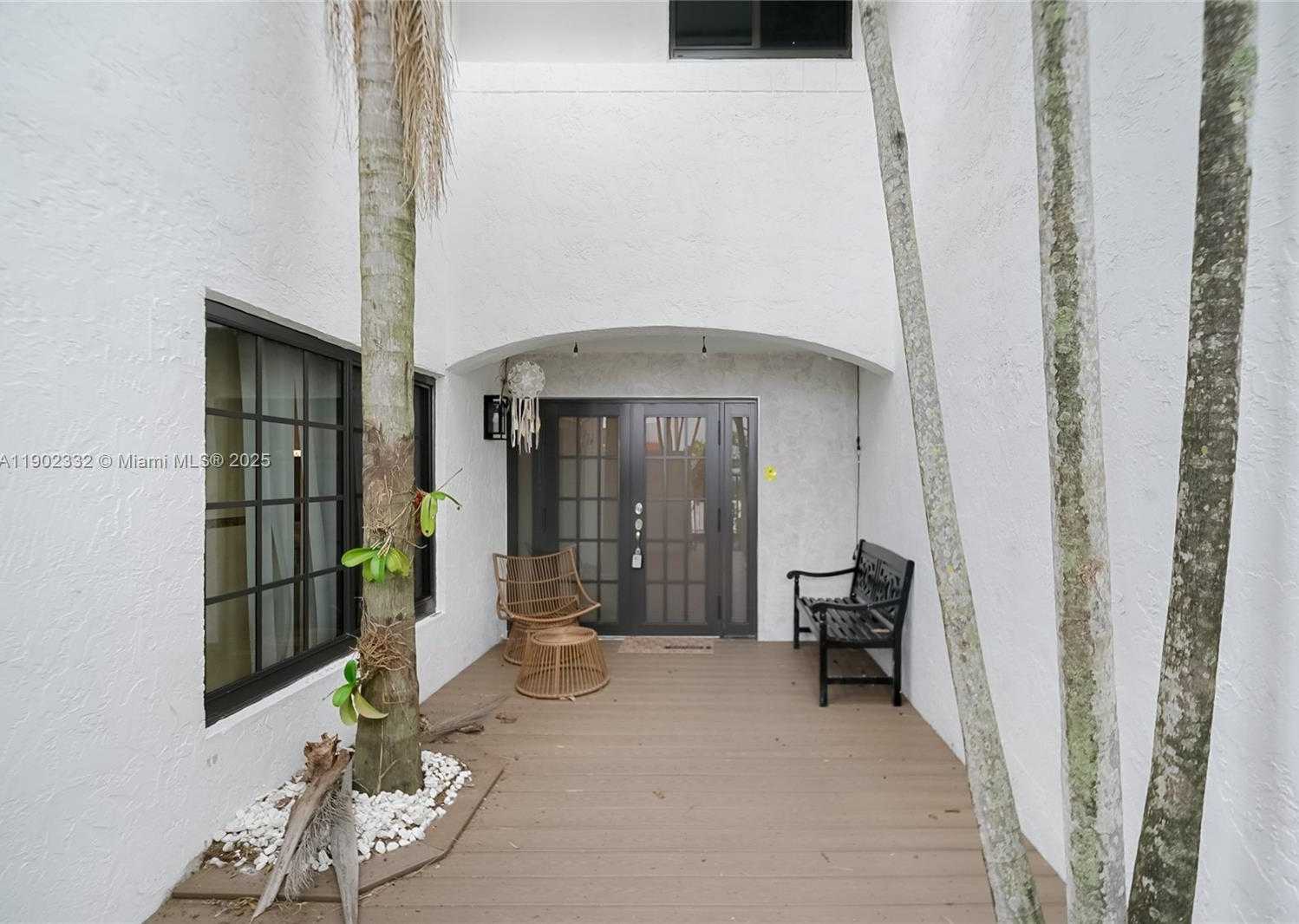 Small Image of 20940 BAY CT #333-3, Aventura Number 3