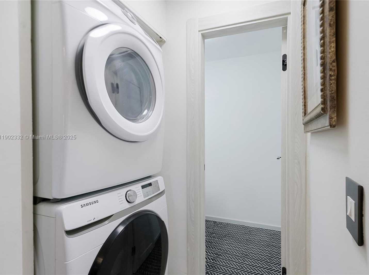 Small Image of 20940 BAY CT #333-3, Aventura Number 8