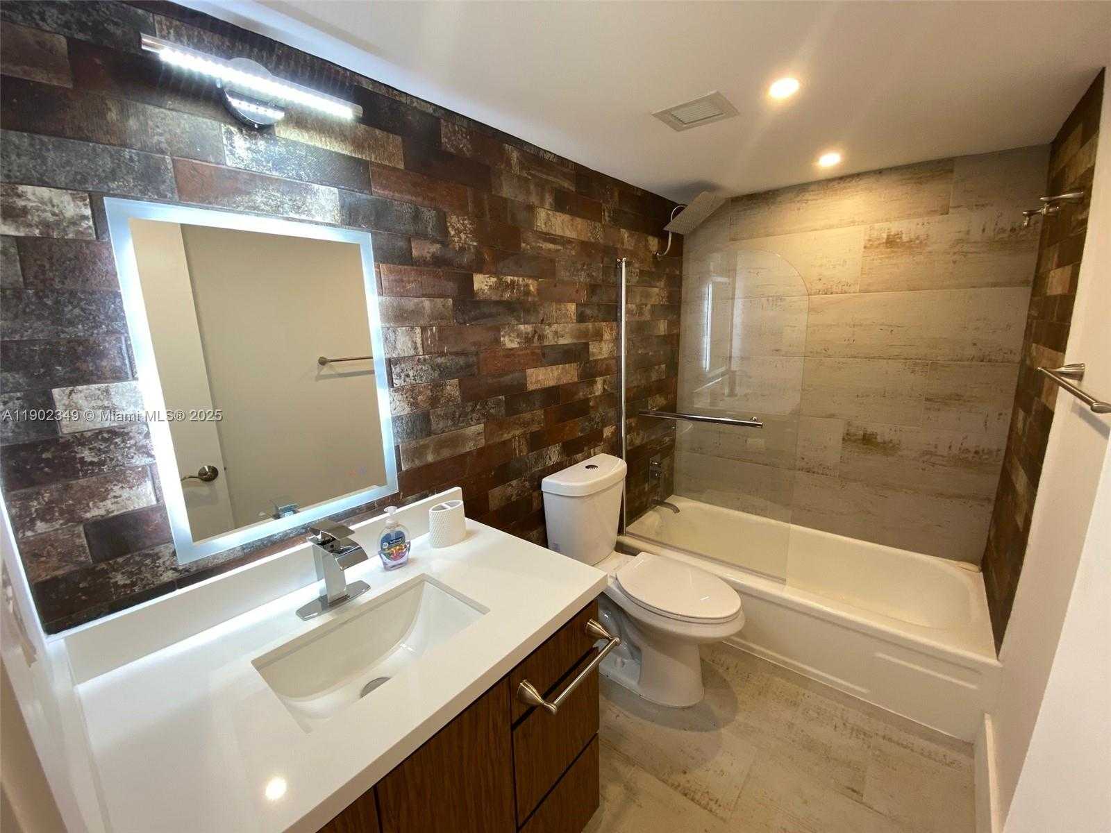 Small Image of 3161 SOUTH OCEAN DR #1210, Hallandale Beach Number 12