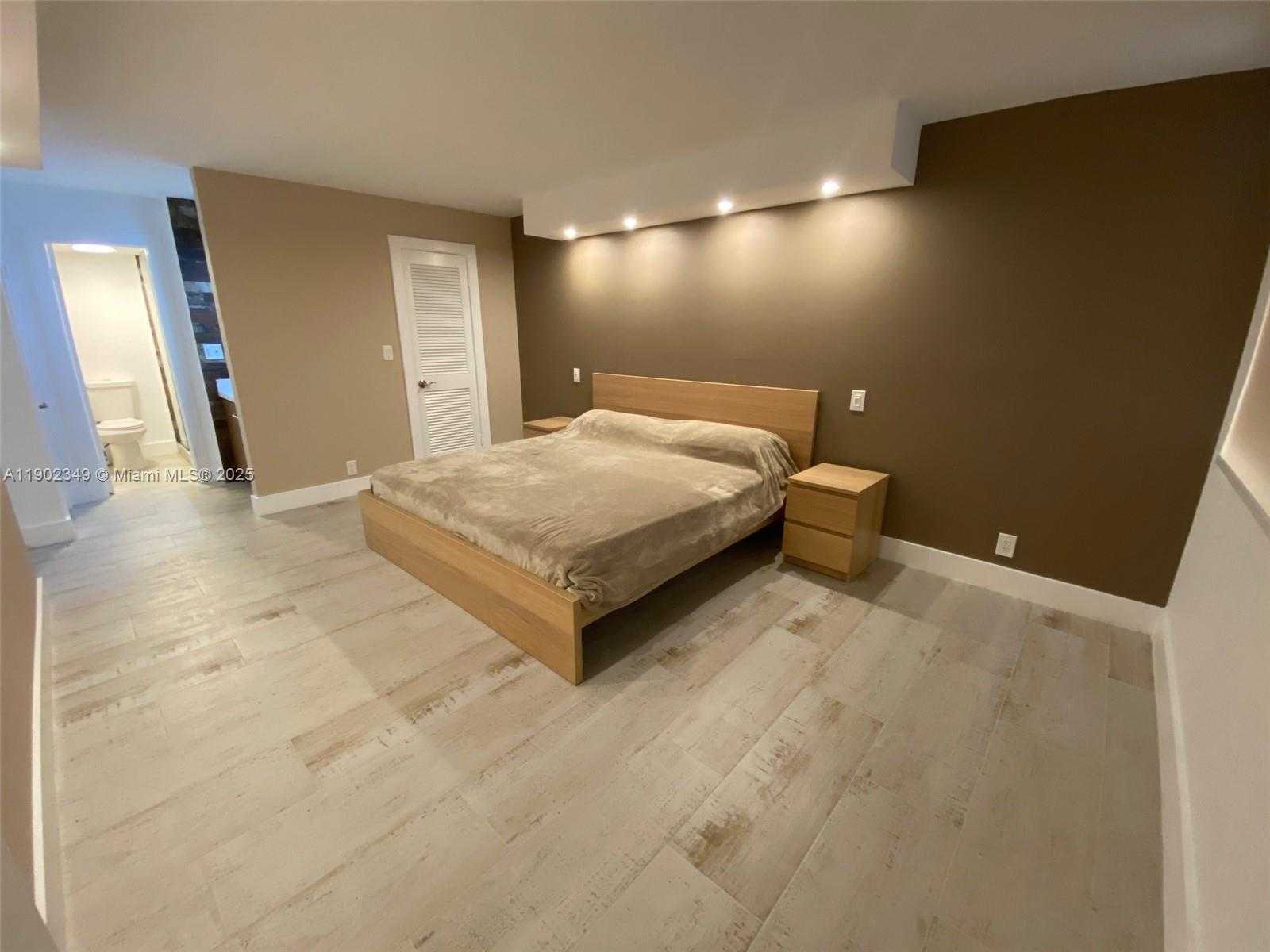 Small Image of 3161 SOUTH OCEAN DR #1210, Hallandale Beach Number 6