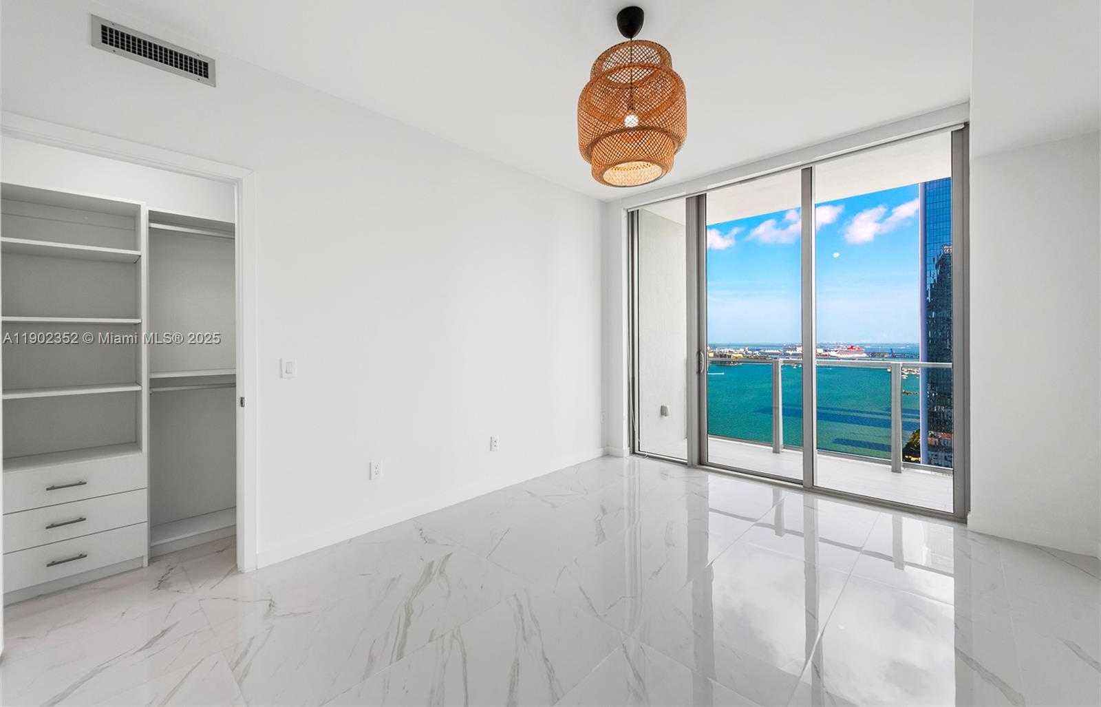 Imagen de Pequeño Objeto