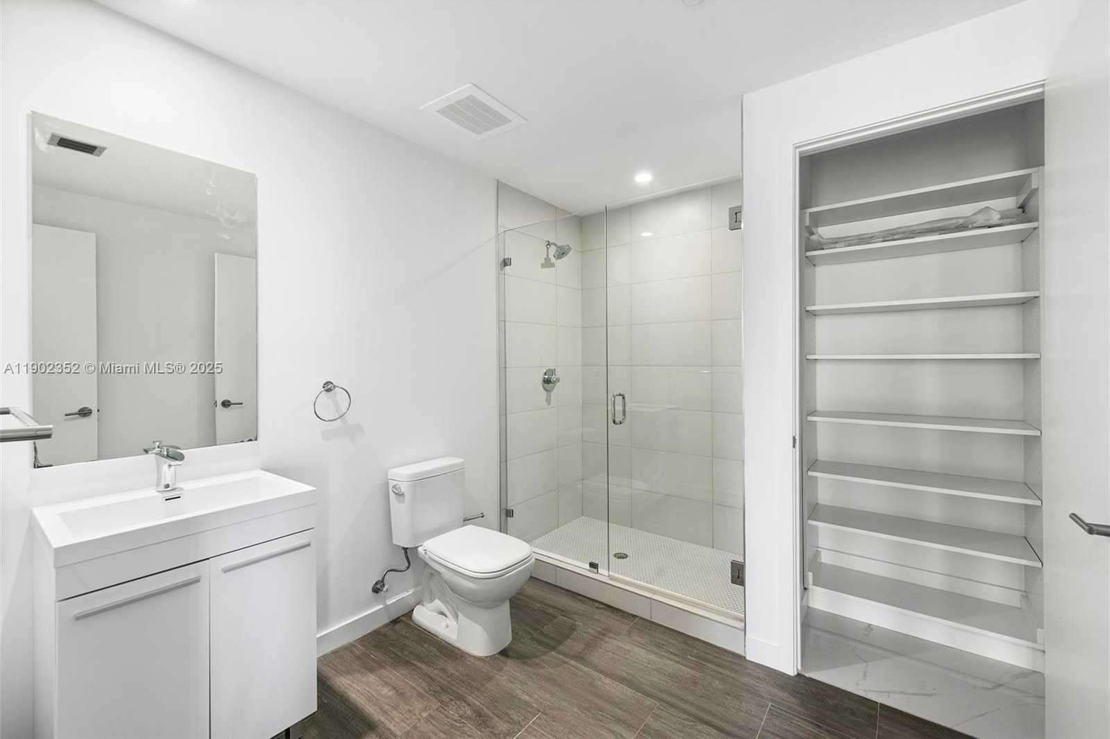 Imagen de Pequeño Objeto