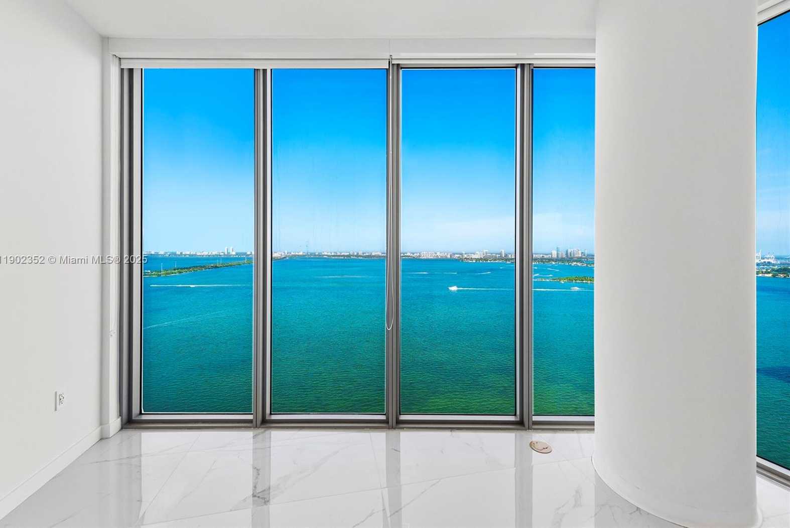 Imagen de Pequeño Objeto