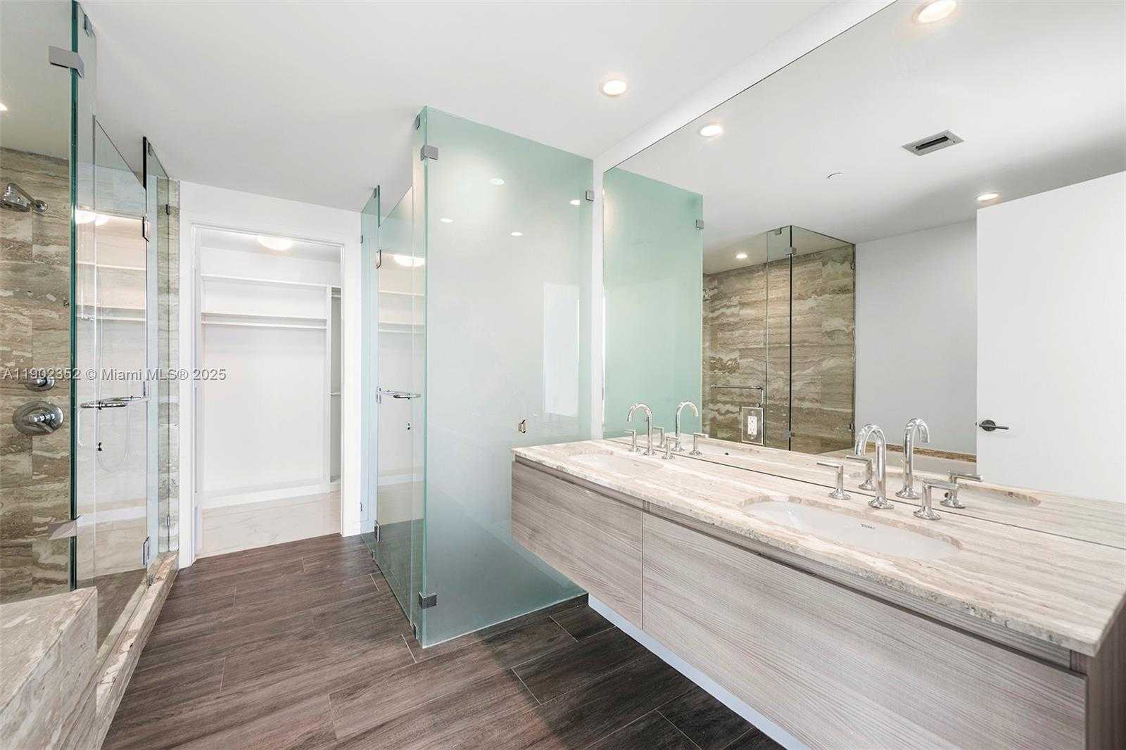 Imagen de Pequeño Objeto