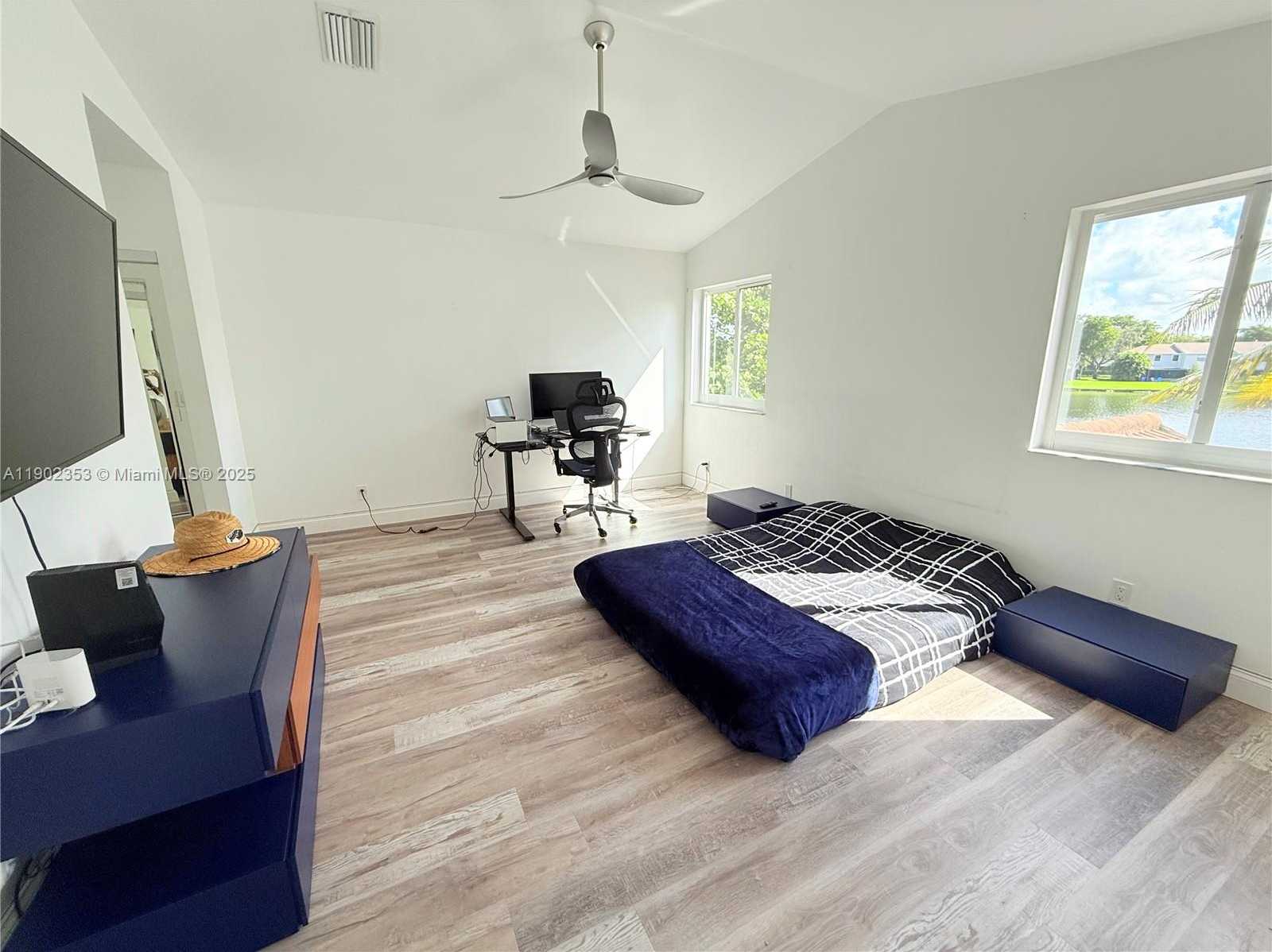 Small Image of 10626 NORTH WEST 7TH ST #10626, Pembroke Pines Number 17