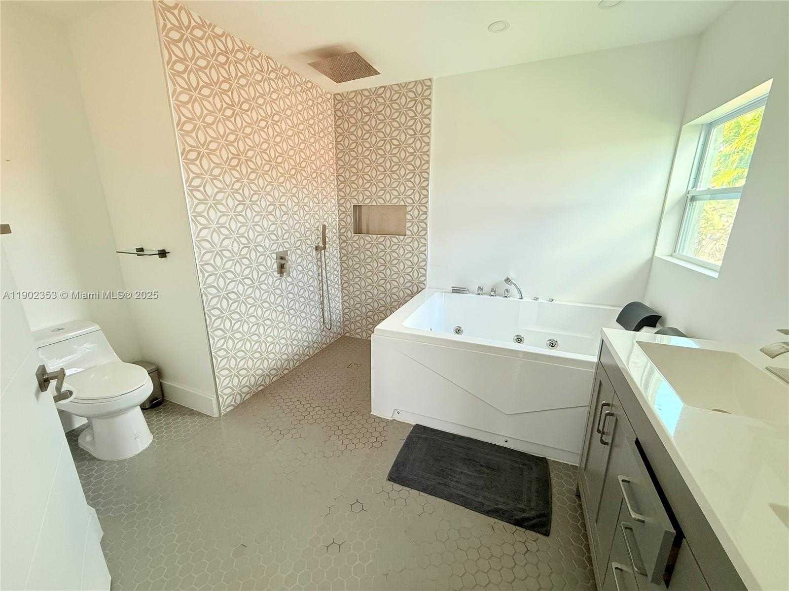 Small Image of 10626 NORTH WEST 7TH ST #10626, Pembroke Pines Number 24