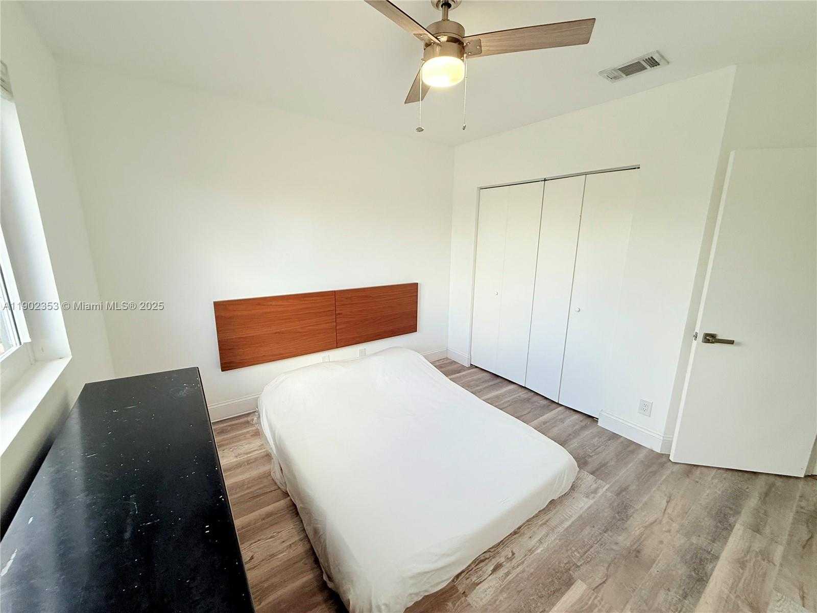 Small Image of 10626 NORTH WEST 7TH ST #10626, Pembroke Pines Number 26