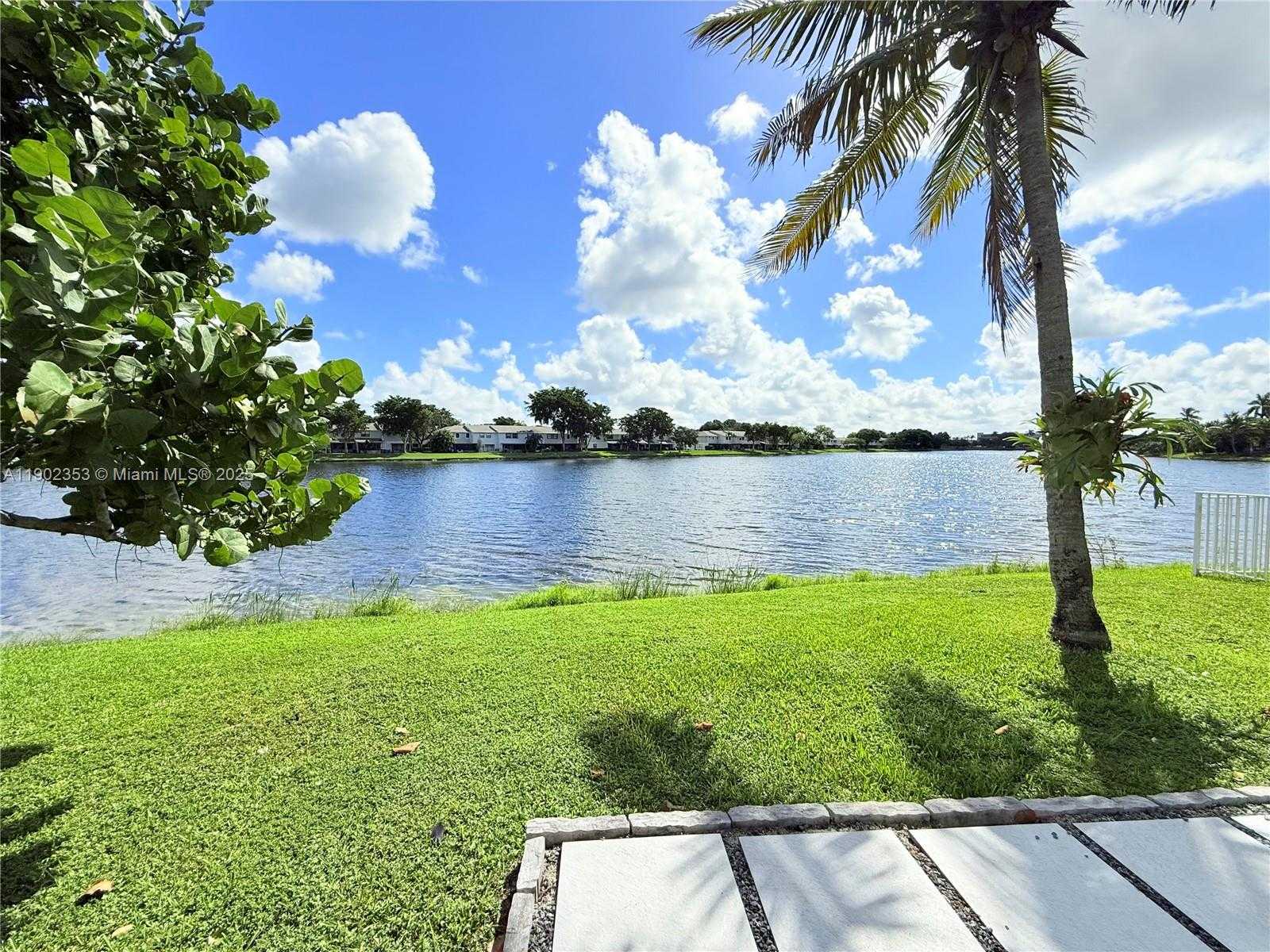 Small Image of 10626 NORTH WEST 7TH ST #10626, Pembroke Pines Number 46