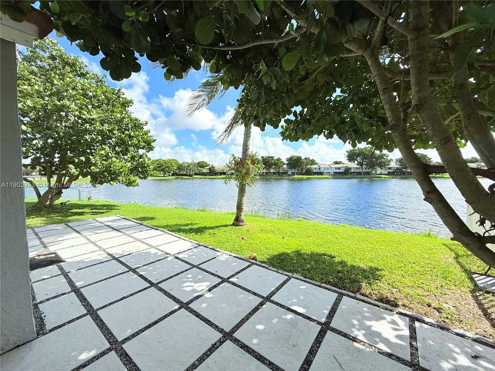 Small Image of 10626 NORTH WEST 7TH ST #10626, Pembroke Pines Number 49