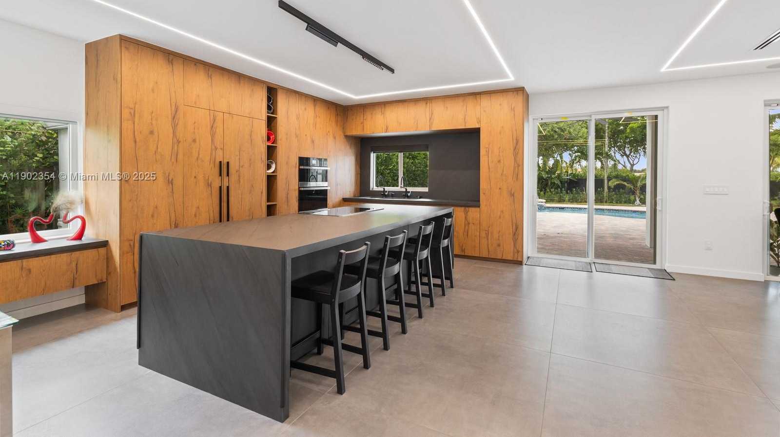 Small Image of 6358 NORTH WEST 113TH PL #., Doral Number 10