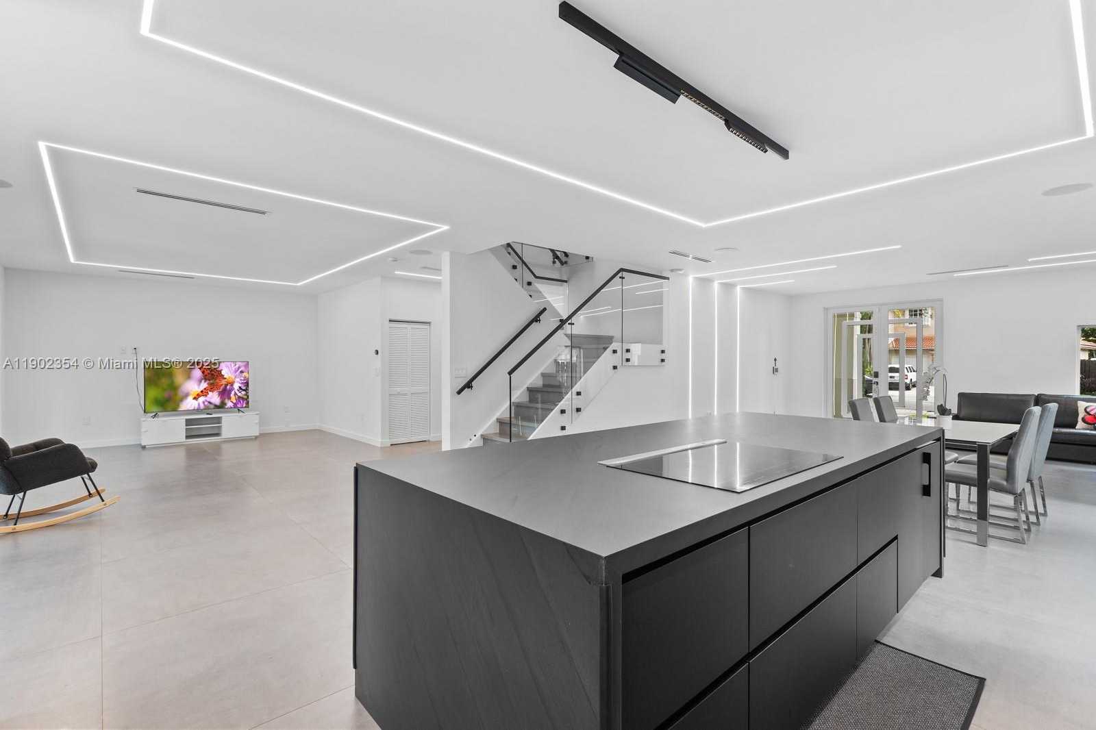 Small Image of 6358 NORTH WEST 113TH PL #., Doral Number 14