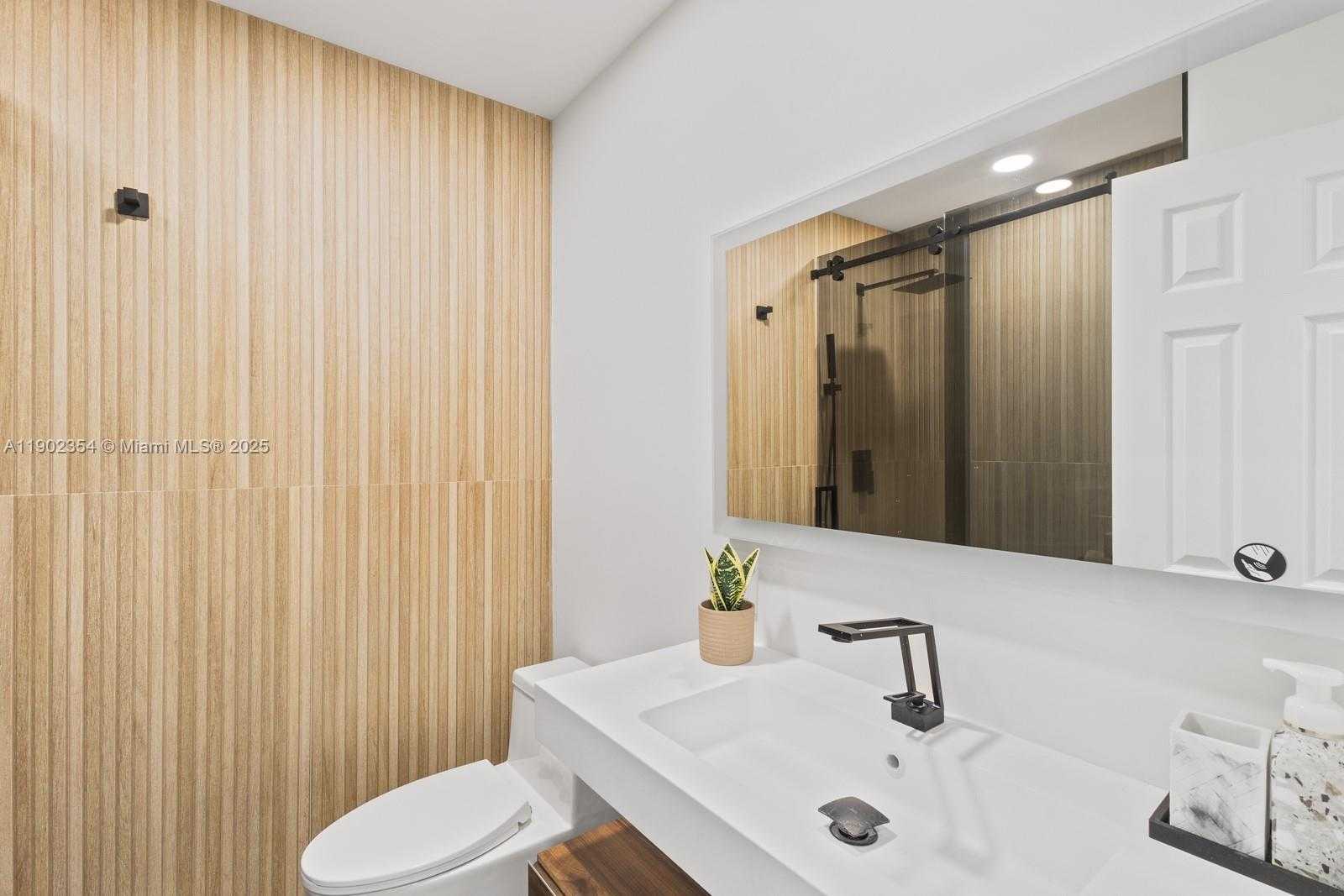 Small Image of 6358 NORTH WEST 113TH PL #., Doral Number 19