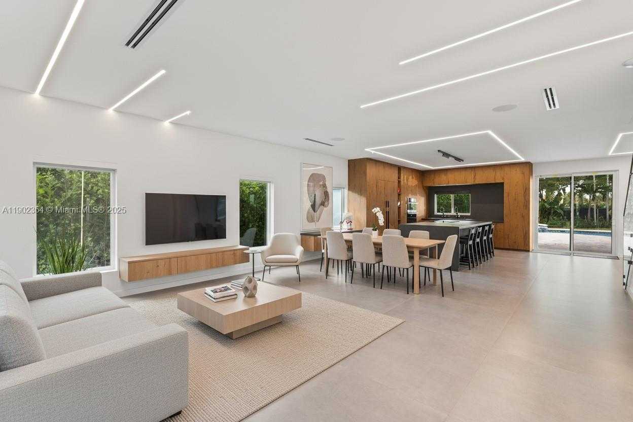 Small Image of 6358 NORTH WEST 113TH PL #., Doral Number 8