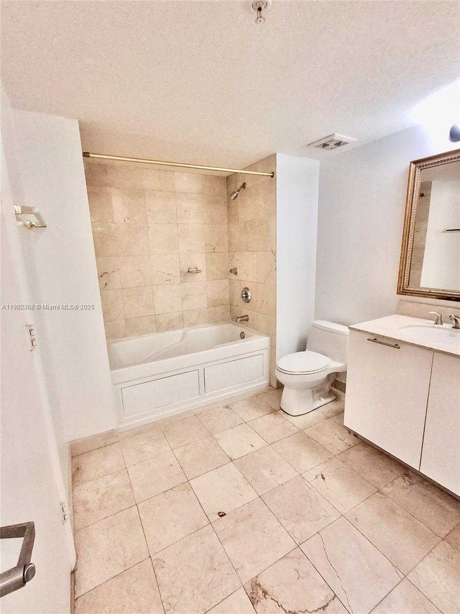 Small Image of 1800 NORTH BAYSHORE DR #3908, Miami Number 10