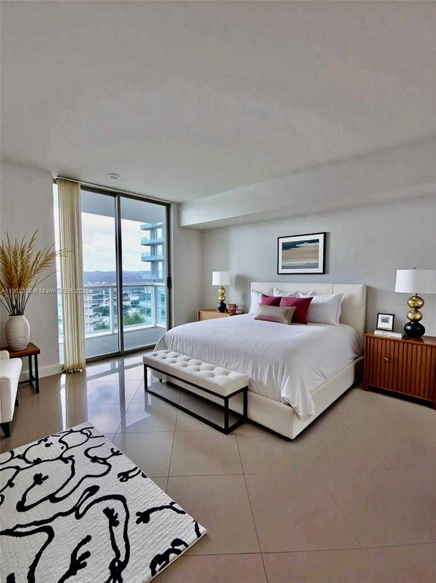 Small Image of 1800 NORTH BAYSHORE DR #3908, Miami Number 8