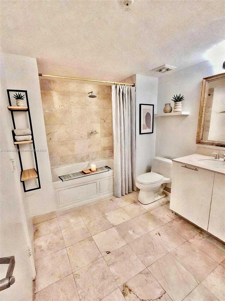 Small Image of 1800 NORTH BAYSHORE DR #3908, Miami Number 9