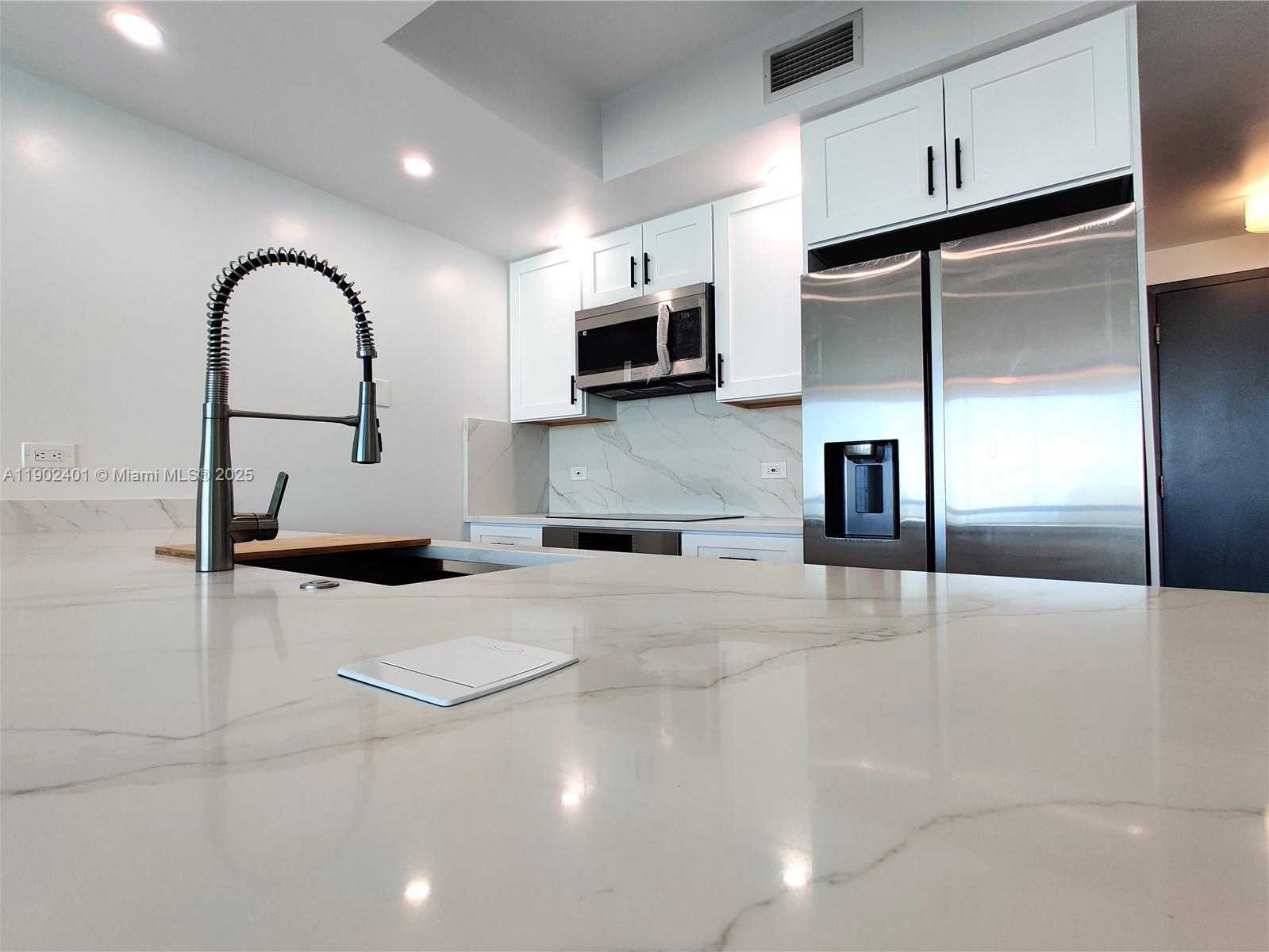 Small Image of 888 BISCAYNE BLVD #2903, Miami Number 15