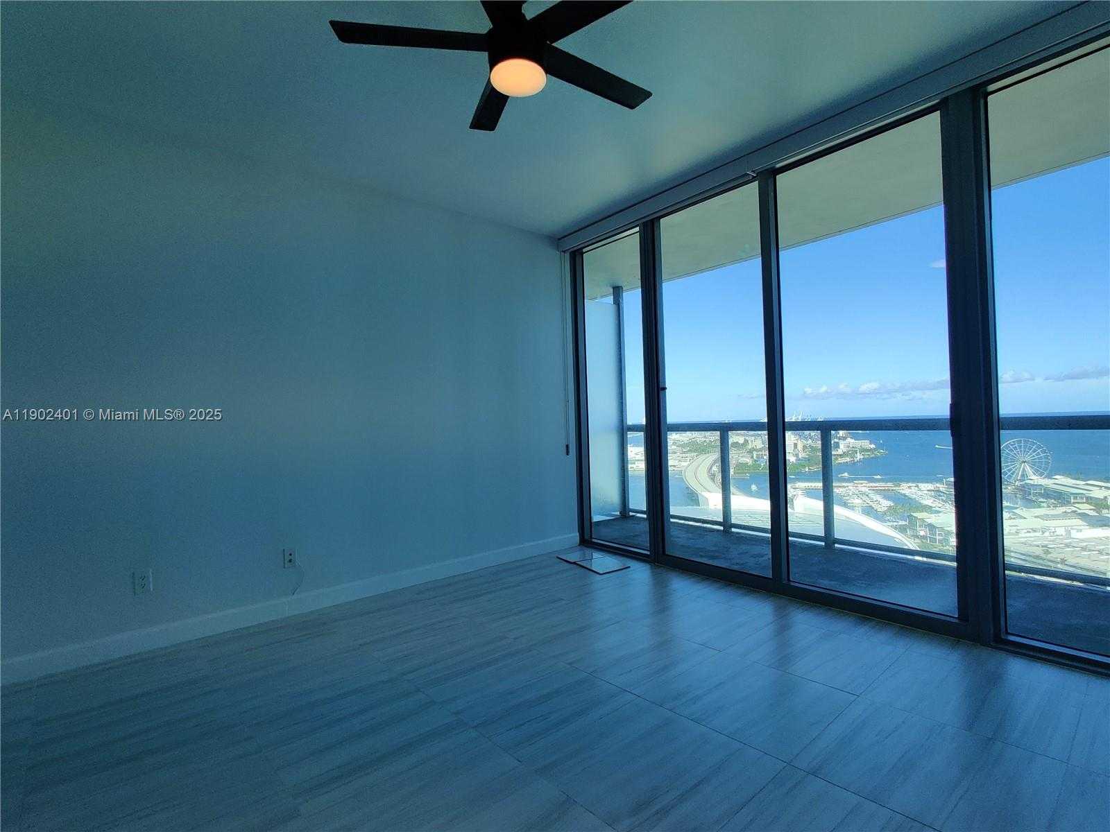 Small Image of 888 BISCAYNE BLVD #2903, Miami Number 4